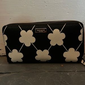 Small black and white floral Kate spade wallet